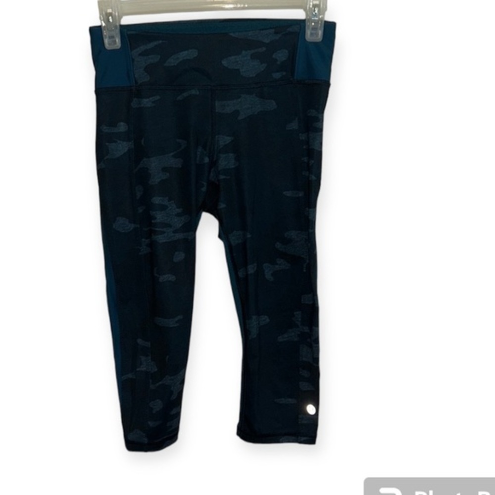 Lululemon clip in crop leggings women’s size 4‎